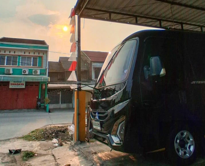 Sewa Isuzu Elf Wisata
